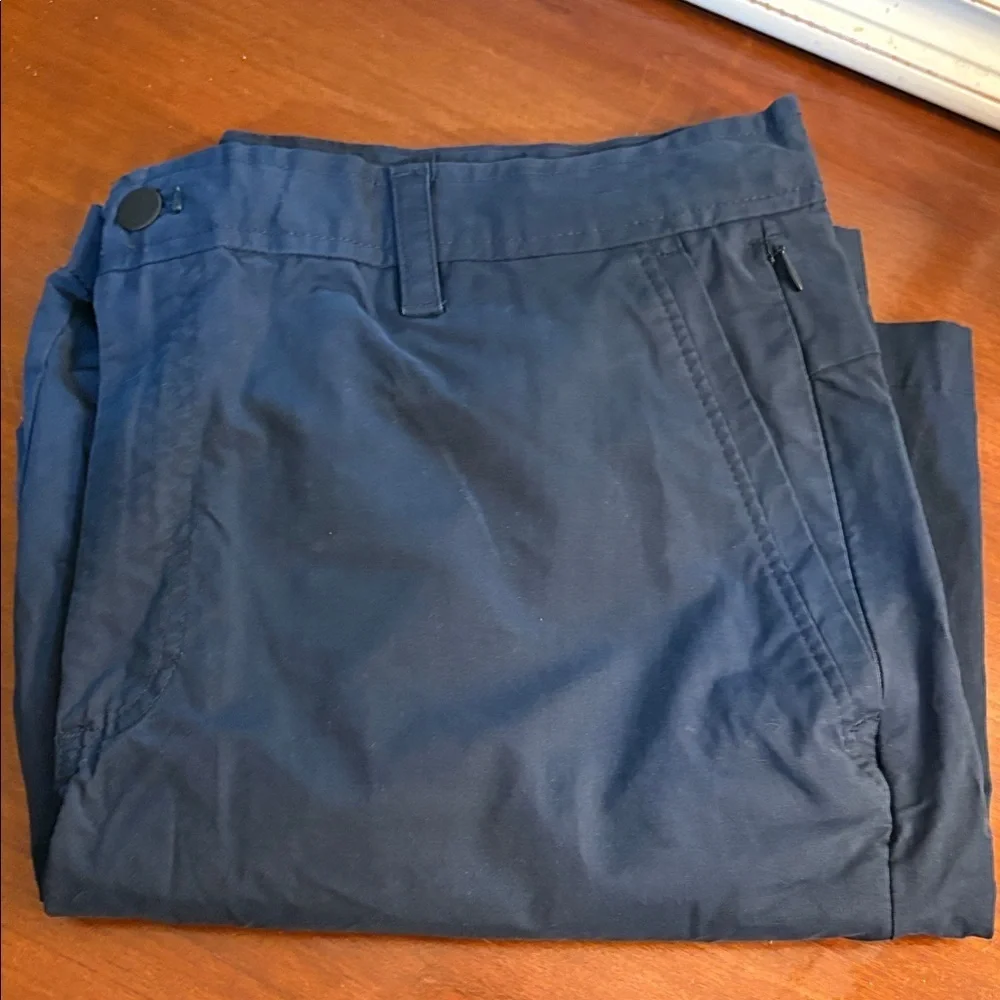 Van Heusen Men's Navy Flat Front Shorts 36 waist and 9.5 inseam